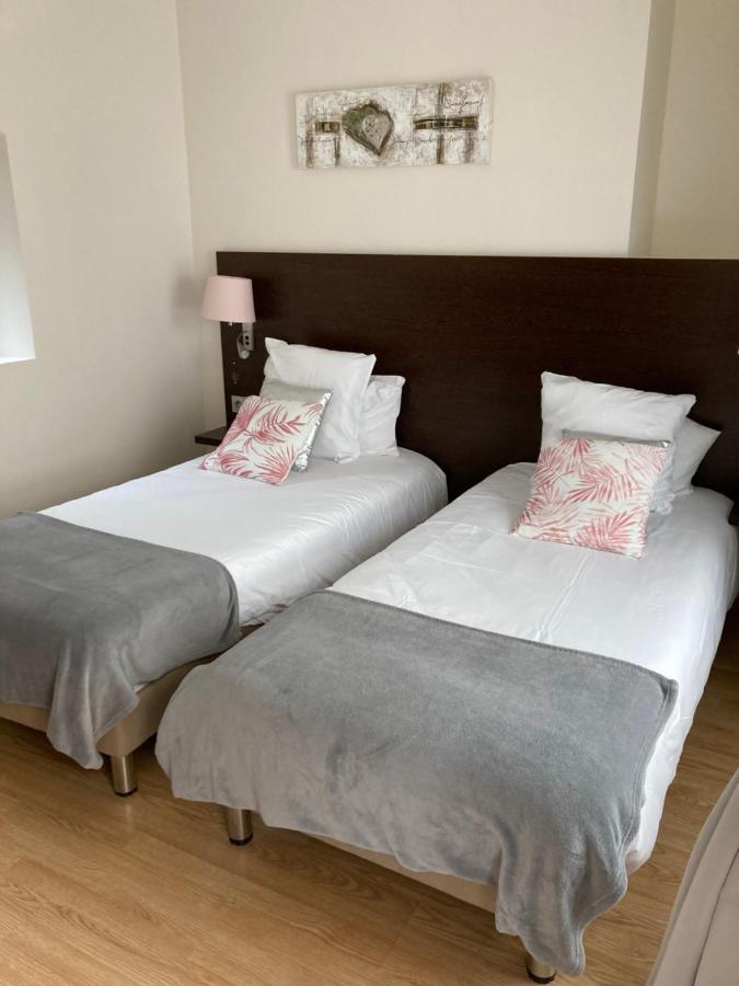Hotel Le Saint Patrice Байо Екстериор снимка